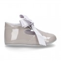 Dress shoes for baby little angel style with tongue in patent leather.