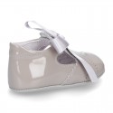 Dress shoes for baby little angel style with tongue in patent leather.