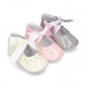 Little Mary Jane shoes angel style with ties in patent leather for baby.