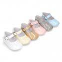 Soft Patent leather Little Mary Jane shoes for baby with buckle fastening.