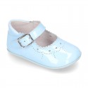 Soft Patent leather Little Mary Jane shoes for baby with buckle fastening.