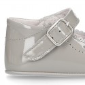 Soft Patent leather Little Mary Jane shoes for baby with buckle fastening.