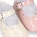 Soft Patent leather Little Mary Jane shoes for baby with buckle fastening.