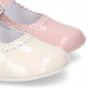 Soft Patent leather Little Mary Jane shoes for baby with buckle fastening.