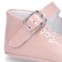 Soft Patent leather Little Mary Jane shoes for baby with buckle fastening.