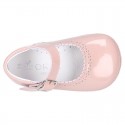 Soft Patent leather Little Mary Jane shoes for baby with buckle fastening.