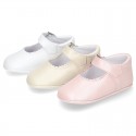 Little Mary Janes for baby in nappa leather with pearl effect.