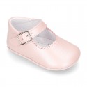 Little Mary Janes for baby in nappa leather with pearl effect.