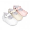 Little Mary Janes for baby in nappa leather with pearl effect.