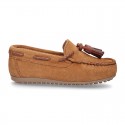 Moccasin shoes with tassels in suede leather color for kids.