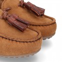 Moccasin shoes with tassels in suede leather color for kids.