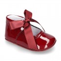 Patent leather little Mary Jane shoes for babies with ties closure.