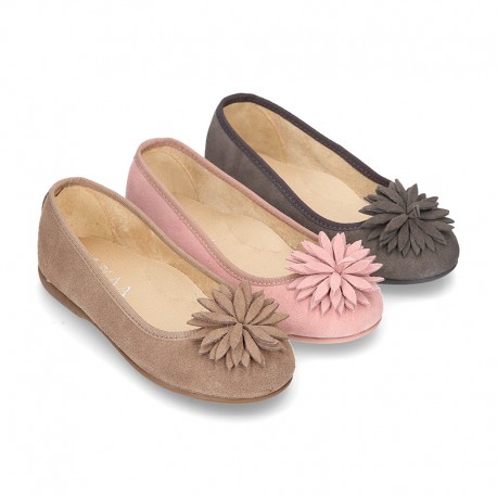 New Suede leather Ballet flat shoes with FLOWER Pompon design.