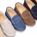 Suede leather kids moccasins shoes with detail mask and driver type Outsole.