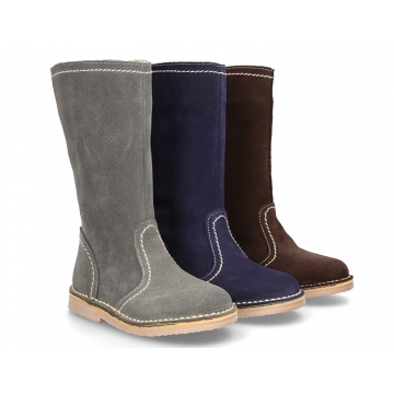 Knee high boot shoes countryside style with zipper in suede leather.