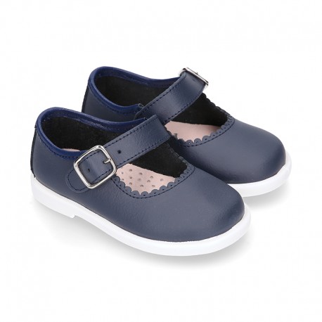 Little Washable leather MARY JANE shoes in navy color with buckle fastening.