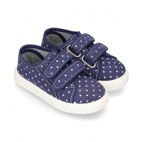 Zapatilla con doble velcro en lona jeans con ESTRELLAS.