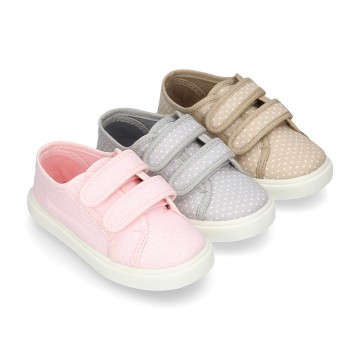 Zapatilla con doble velcro en lona con LUNARES.