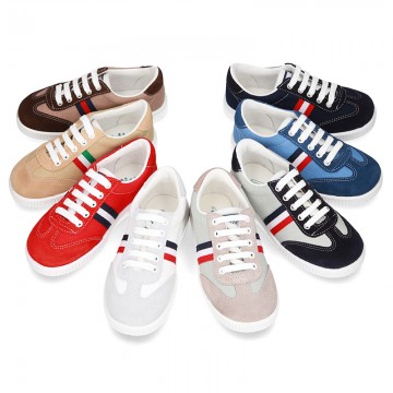 Combined canvas suede leather tennis shoes with laces.