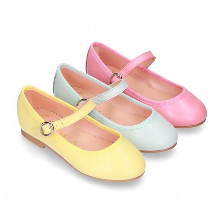 New Extra soft Nappa leather stylized Mary Janes in FASHION colors with buckle fastening.