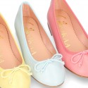 FASHION Extra soft leather ballet flats with adjustable ribbon.