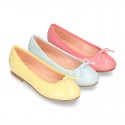 FASHION Extra soft leather ballet flats with adjustable ribbon.