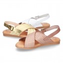 ENGRAVED design Leather sandal shoes with crossed straps.