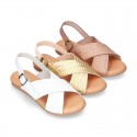 ENGRAVED design Leather sandal shoes with crossed straps.