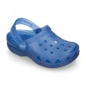 Plain colors jelly shoes with classic CLOG design for beach and pool use.