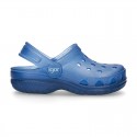 Plain colors jelly shoes with classic CLOG design for beach and pool use.