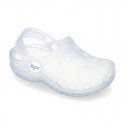 Plain colors jelly shoes with classic CLOG design for beach and pool use.