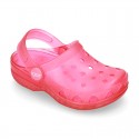 Plain colors jelly shoes with classic CLOG design for beach and pool use.