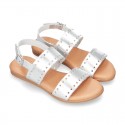 Leather sandal shoes to dress with two rear straps and chopped design for girls.