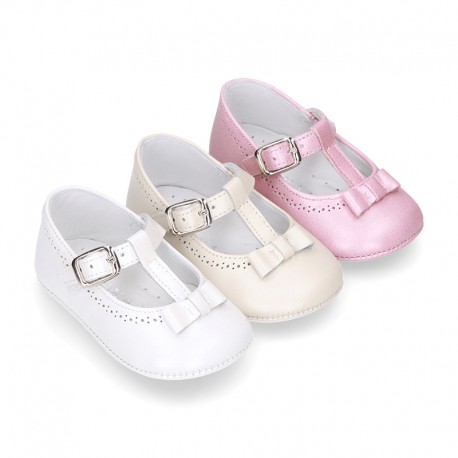 PEARLED Nappa leather Little T- Strap Mary Janes for babies.