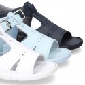 Washable leather sandals with open toe cap and buckle fastening with SUPER FLEXIBLE soles.