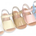 Baby Menorquina sandal shoes in patent leather.