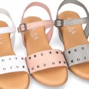 Leather sandal shoes to dress with two rear straps and chopped design for girls.