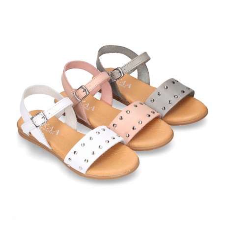 Leather sandal shoes to dress with two rear straps and chopped design for girls.