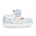 FLOWERS Cotton canvas Little Mary Janes with velcro strap and bow.