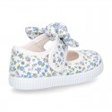 FLOWERS Cotton canvas Little Mary Janes with velcro strap and bow.