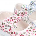 FLOWERS Cotton canvas Little Mary Janes with velcro strap and bow.