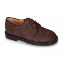 Zapato colegial tipo Blucher con cordones en piel lisa Boxcalf.