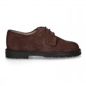 Zapato colegial tipo Blucher con cordones en piel lisa Boxcalf.