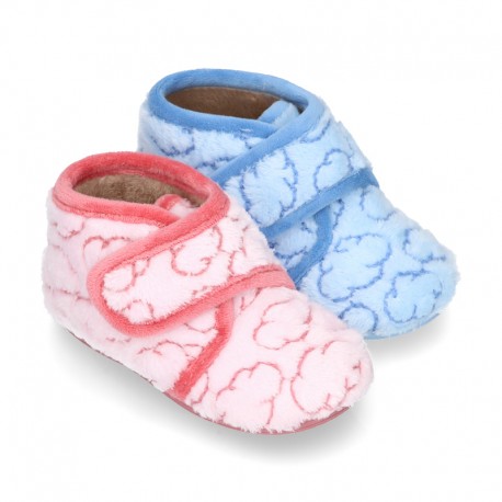 New Wool knit ankle home shoes with velcro strap and little CLOUDS design.