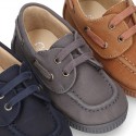 Autumn winter WAXED canvas boat shoes with shoelaces closure.