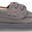 Autumn winter WAXED canvas boat shoes with shoelaces closure.