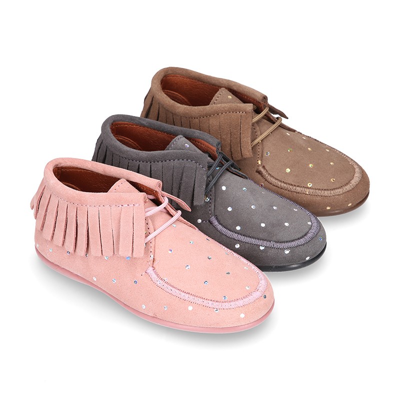 wallabee style shoes
