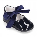 Classic Mary Jane shoes angel style for baby in patent leather with VELVET ties.