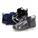 Classic Mary Jane shoes angel style for baby in patent leather with VELVET ties.