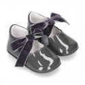 Classic Mary Jane shoes angel style for baby in patent leather with VELVET ties.